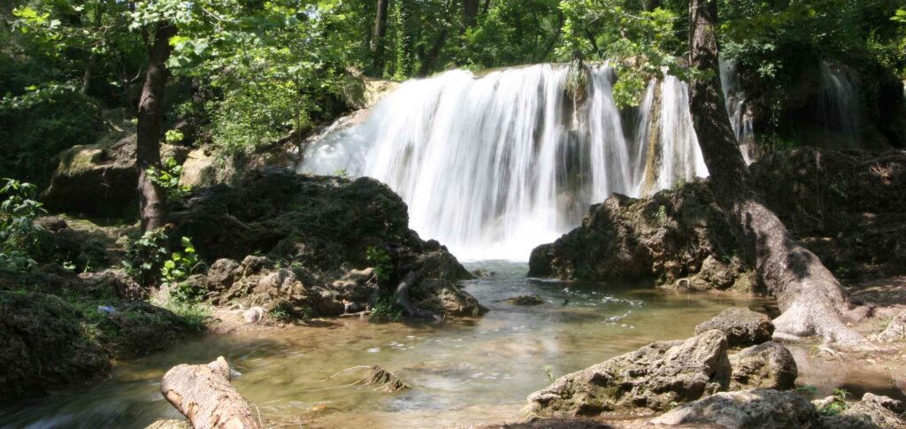 fallscreek-background-2500×1185-1-4.jpeg